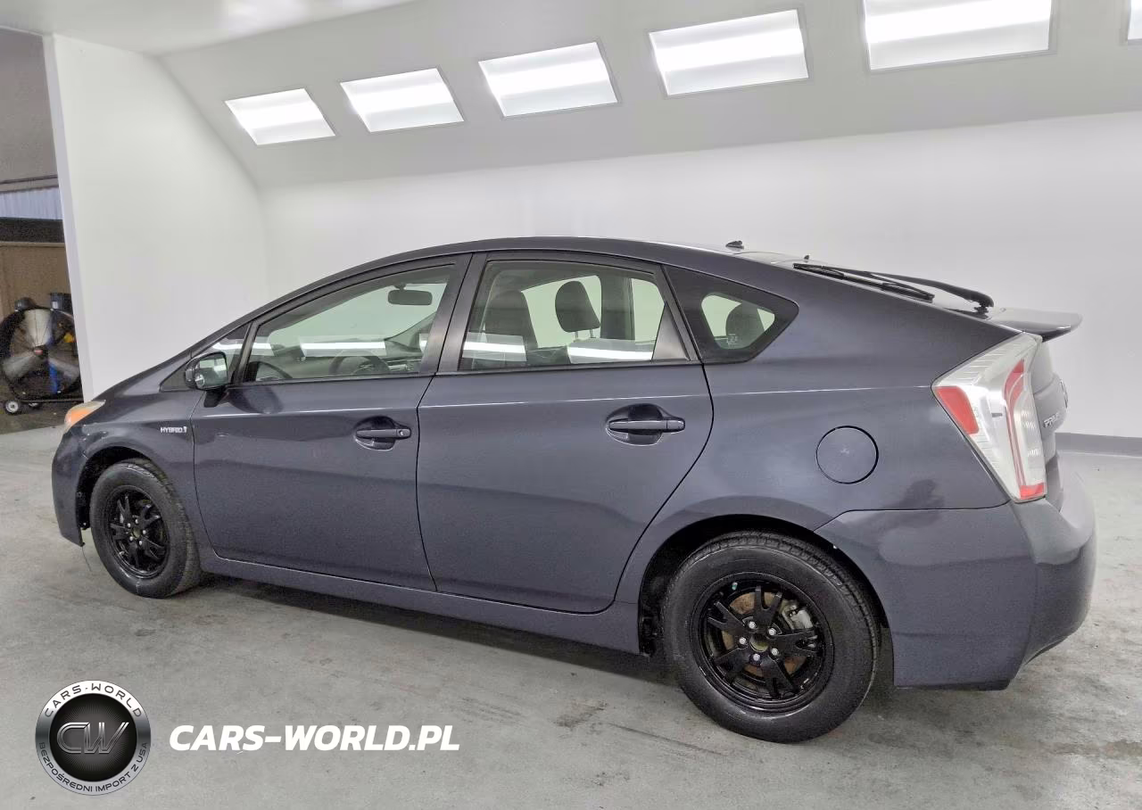 2013 Toyota Prius Two VIN:JTDKN3DU3D1632127 - 2