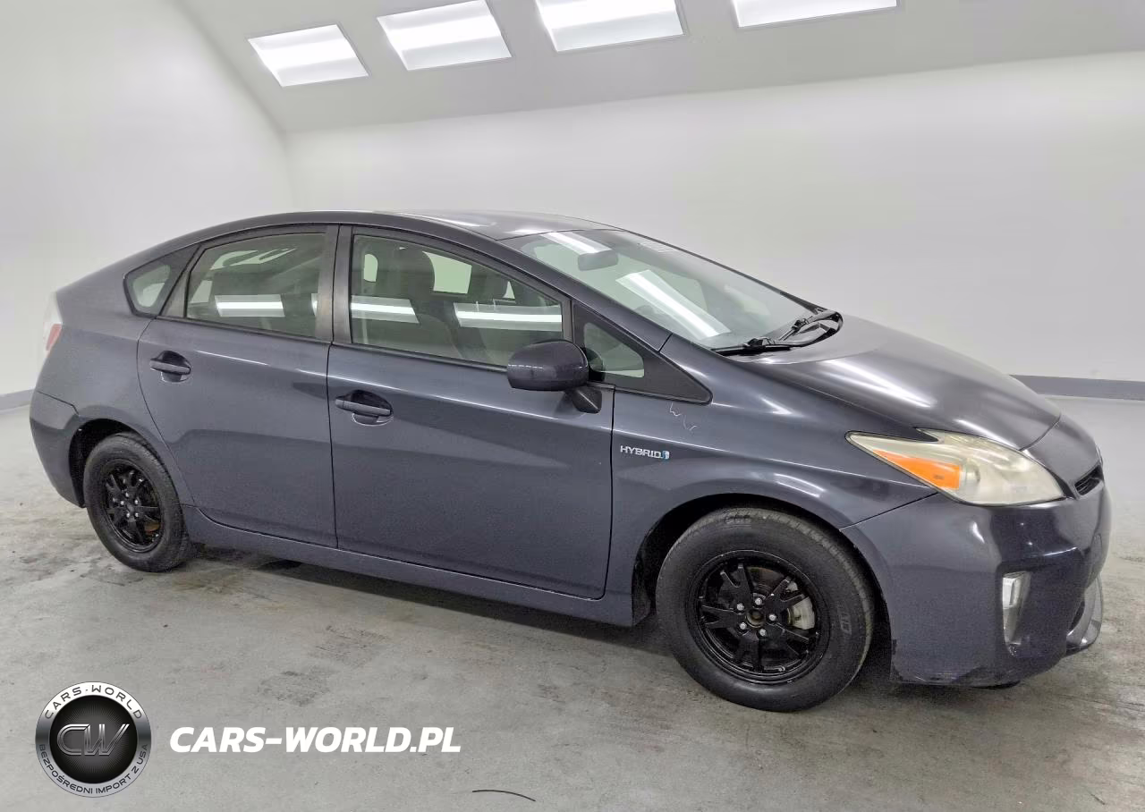 2013 Toyota Prius Two VIN:JTDKN3DU3D1632127 - 4