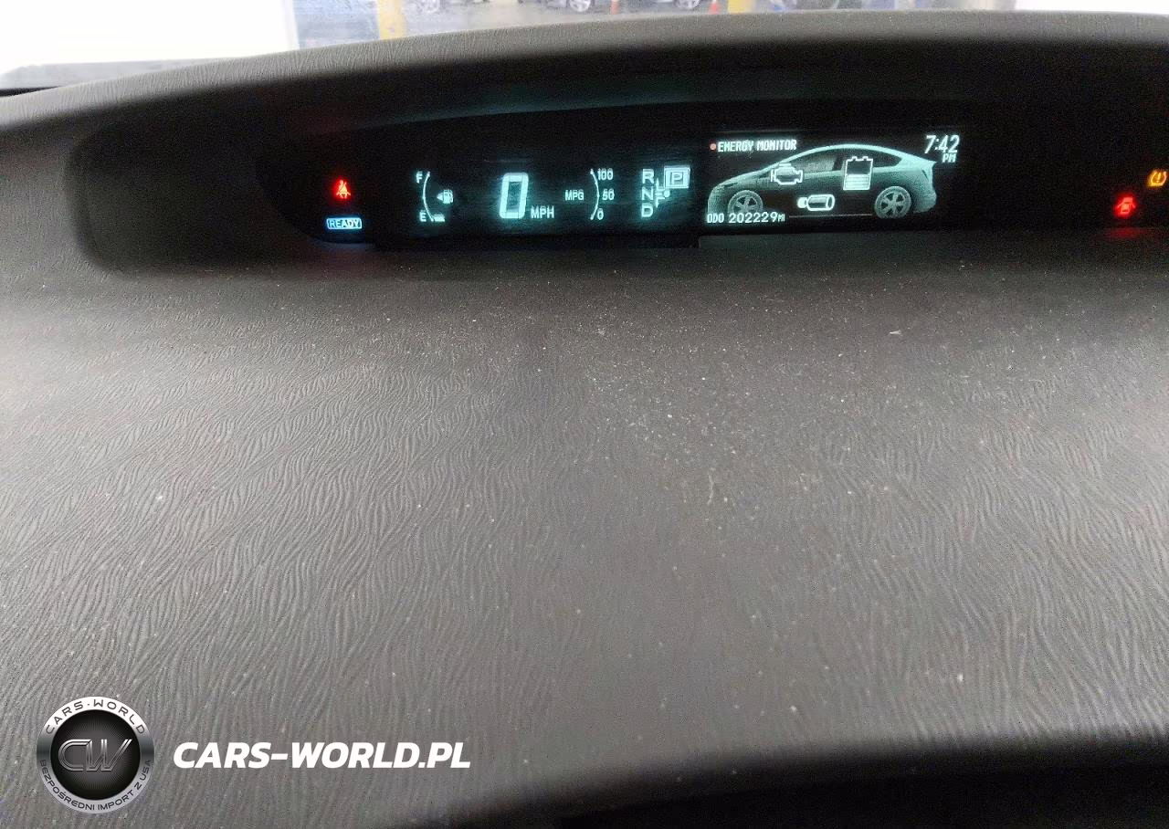 2013 Toyota Prius Two VIN:JTDKN3DU3D1632127 - 9