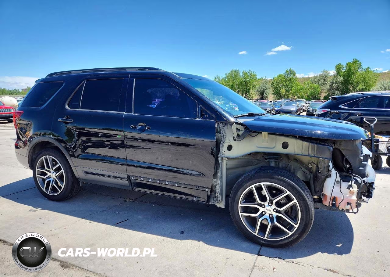 2016 Ford Explorer Sport VIN:1FM5K8GT6GGC79644 - 4