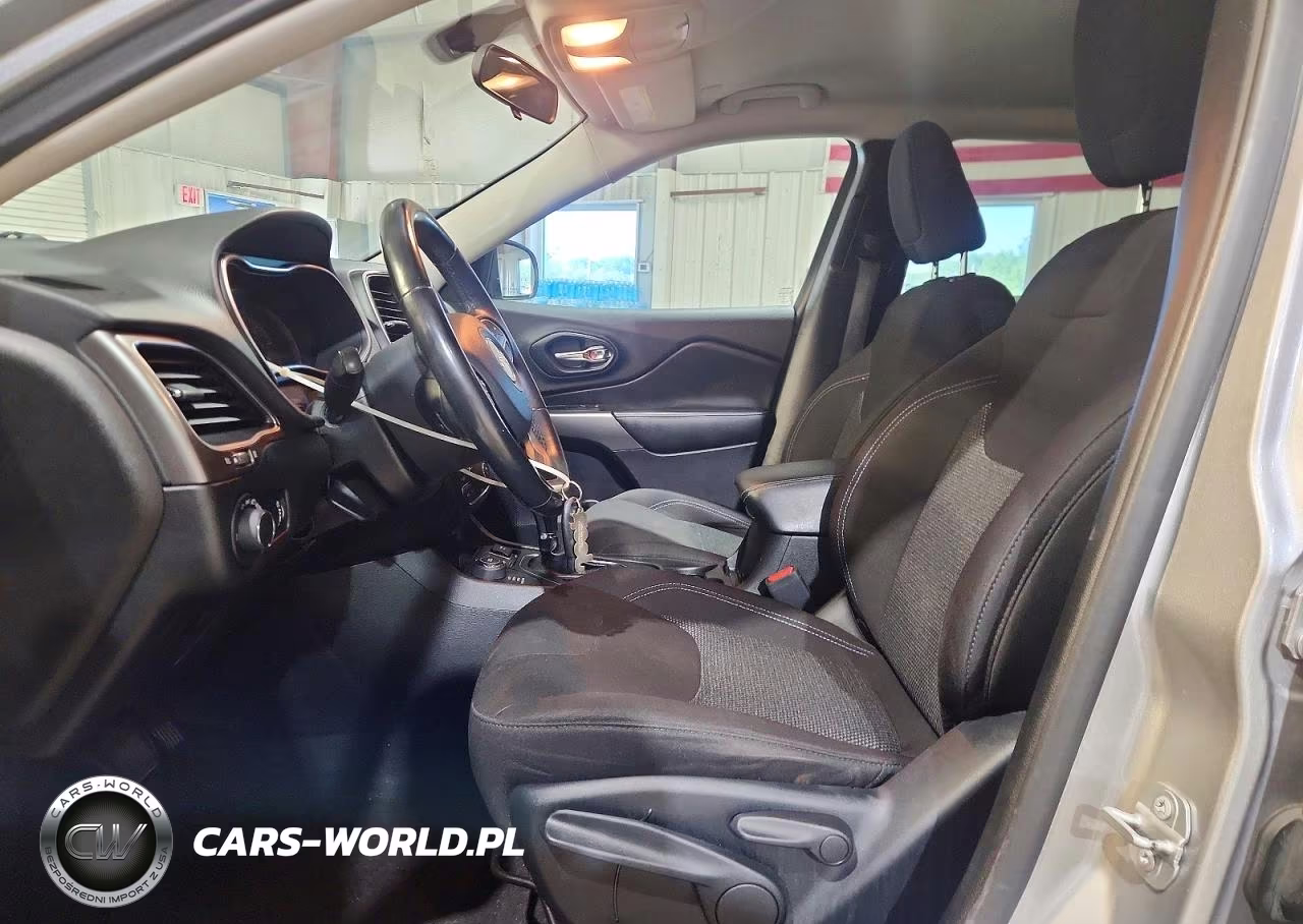 2020 Jeep Cherokee Latitude VIN:1C4PJMCX8LD522433 - 7