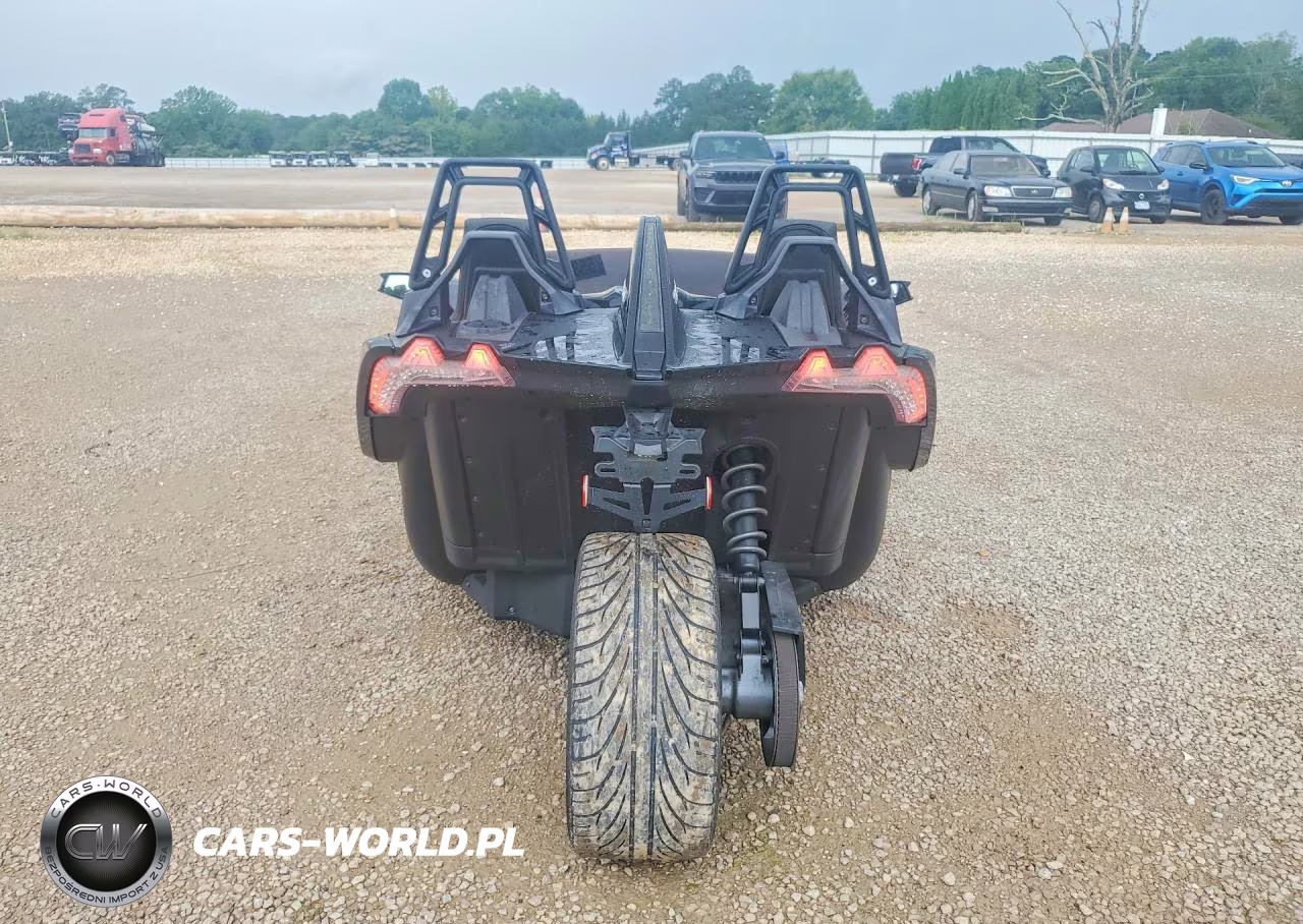 2017 Polaris Slingshot VIN:57XAASFA3H8120506 - 4