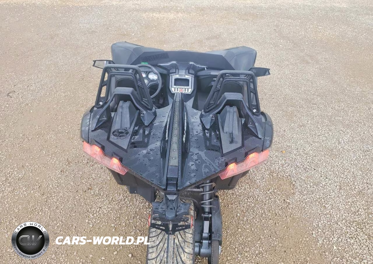 2017 Polaris Slingshot VIN:57XAASFA3H8120506 - 6