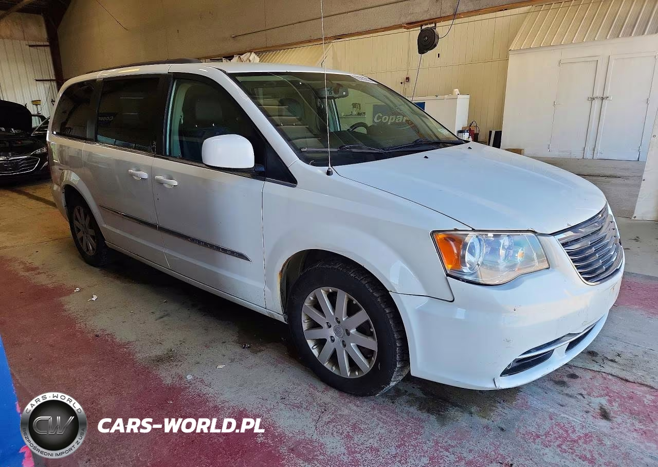 2016 Chrysler Town And Country VIN:2C4RC1BG2GR253352 - 4