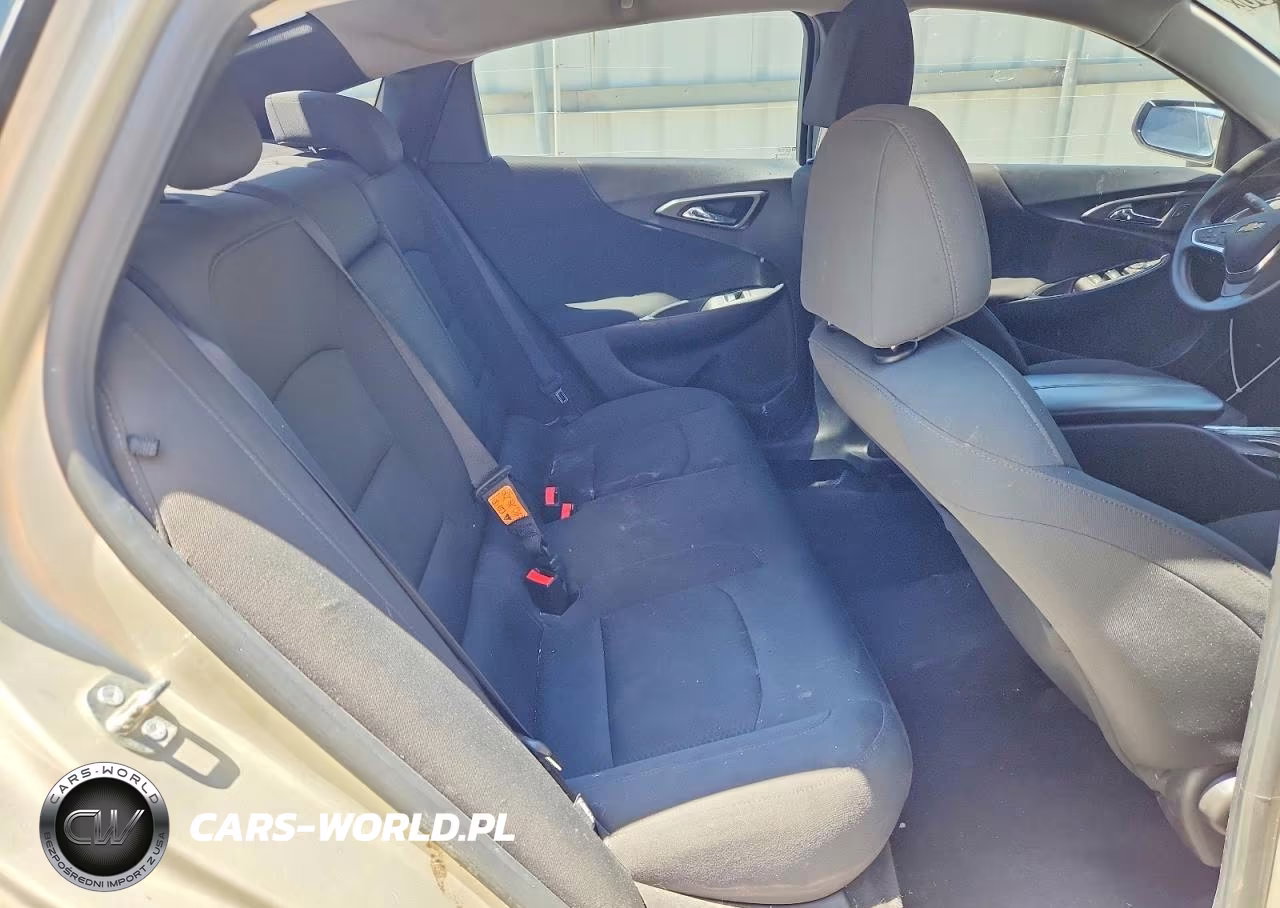 2016 Chevrolet Malibu Lt VIN:1G1ZE5ST8GF183404 - 10