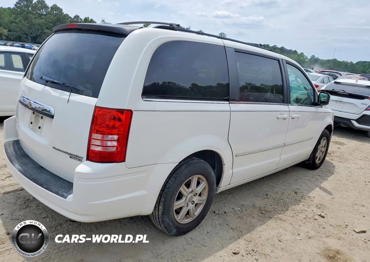 2010 Chrysler Town & Country Touring VIN:2A4RR5D12AR366329 - 3