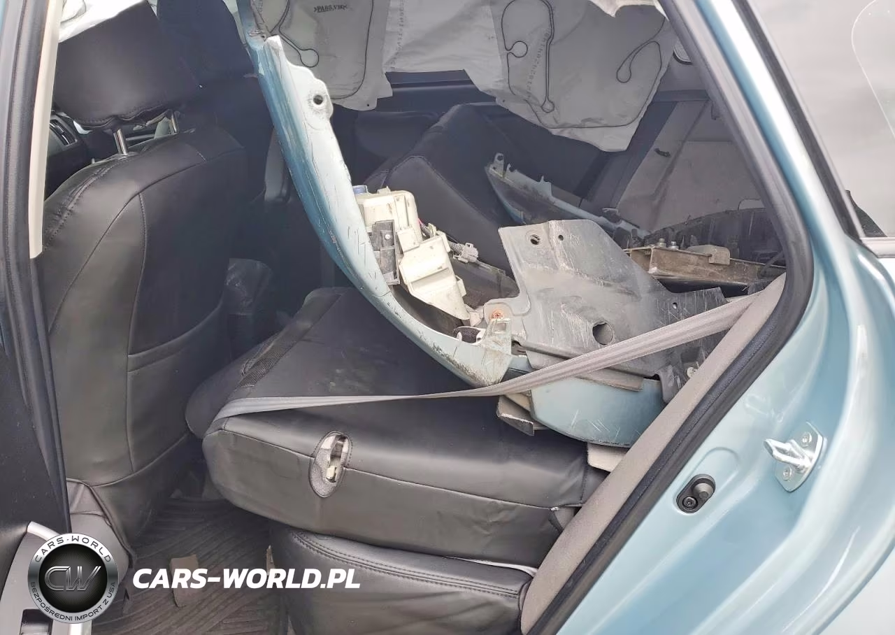 2015 Toyota Prius Two VIN:JTDKN3DU8F1899962 - 10