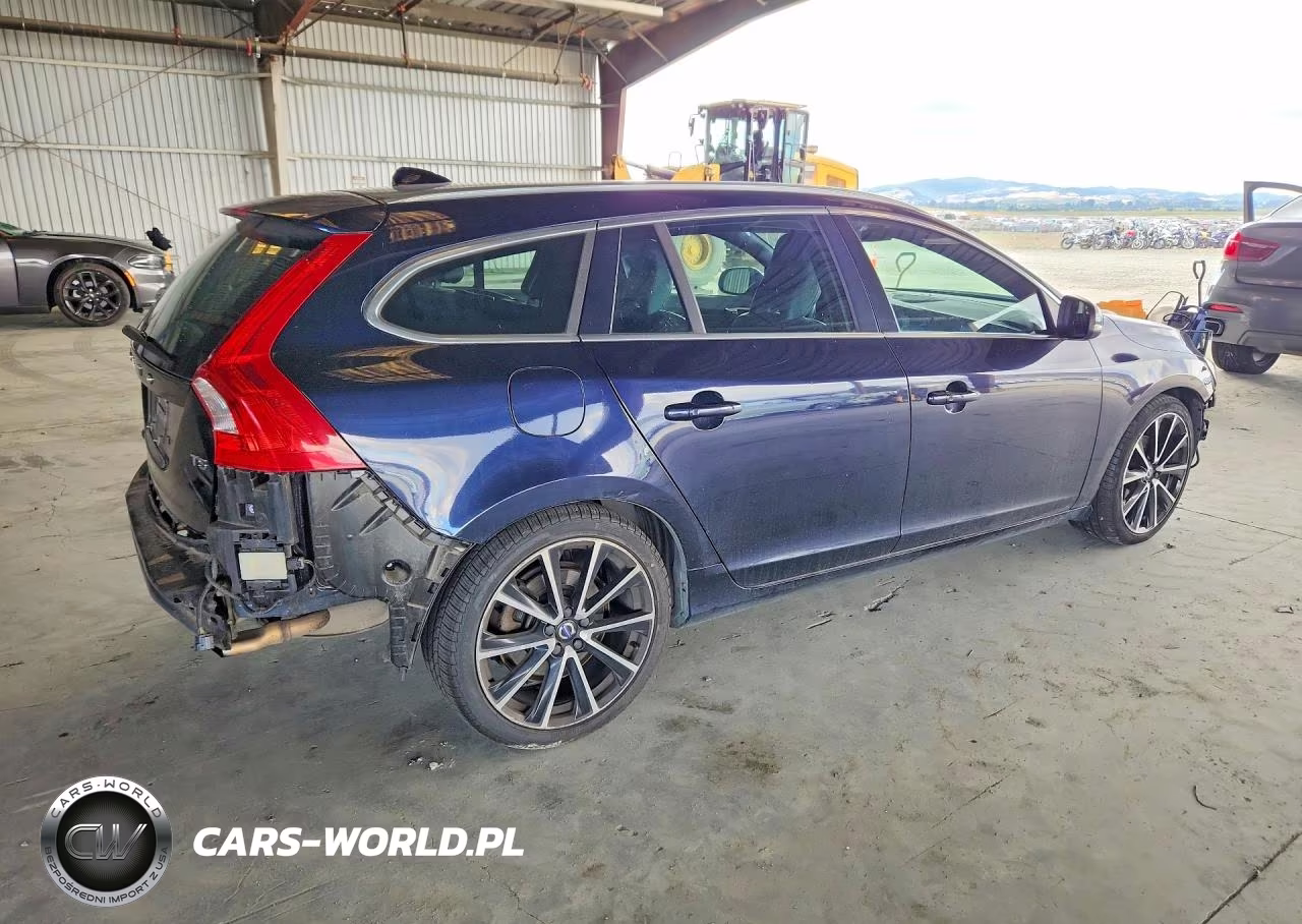 2016 Volvo V60 T5 Platinum VIN:YV140MEM9G1304852 - 3