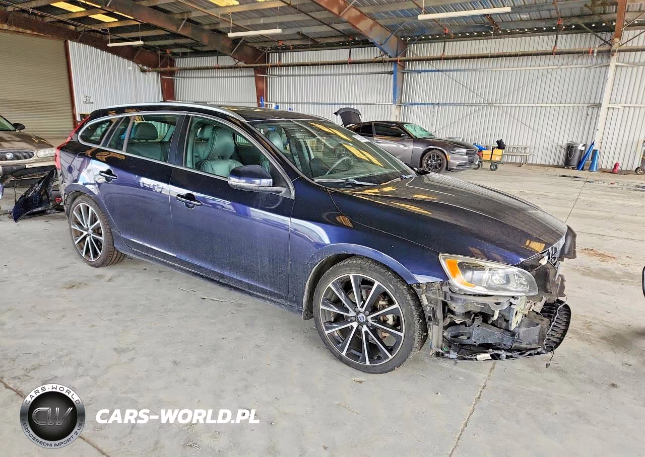 2016 Volvo V60 T5 Platinum VIN:YV140MEM9G1304852 - 4