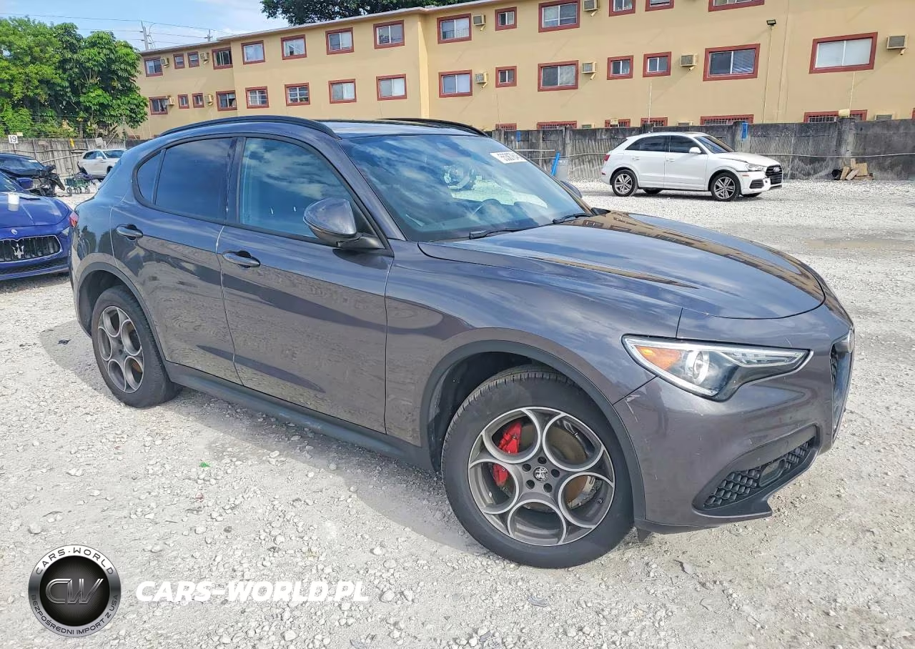 2023 Alfa Romeo Stelvio Sprint VIN:ZASPAJAN3P7D59704 - 4