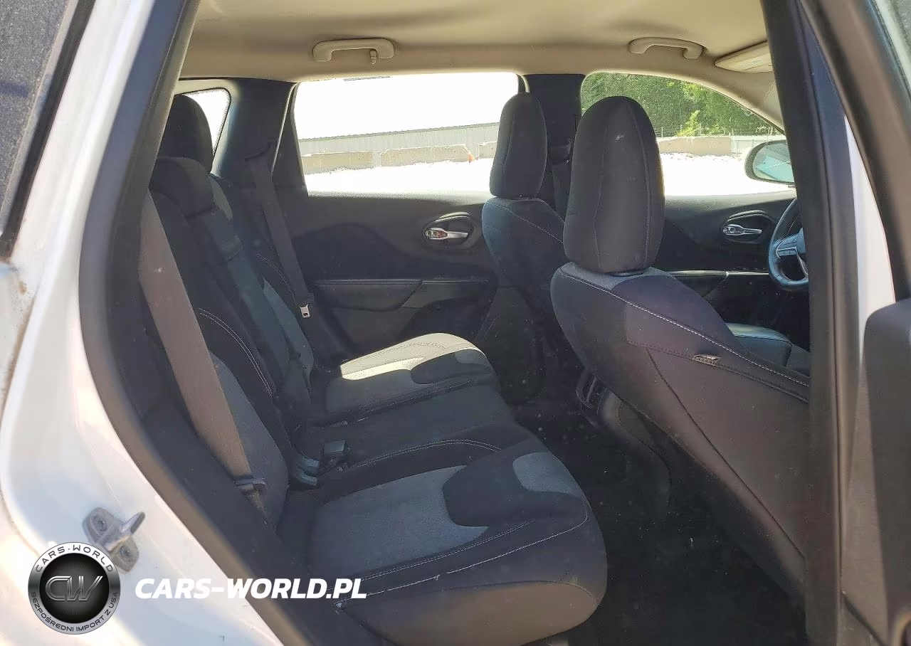 2014 Jeep Cherokee Sport VIN:1C4PJLABXEW112368 - 11