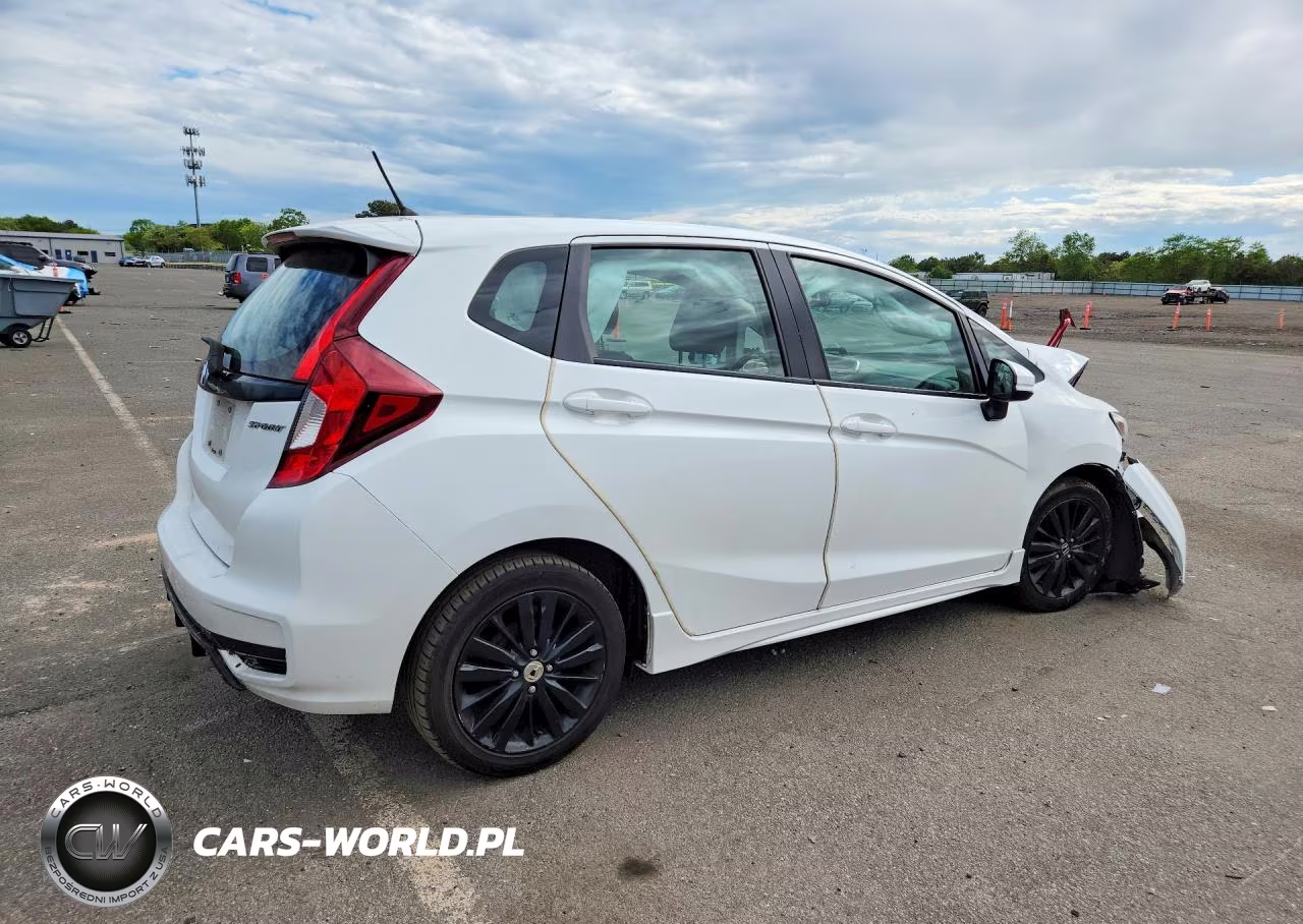 2018 Honda Fit Sport VIN:3HGGK5H67JM701214 - 3
