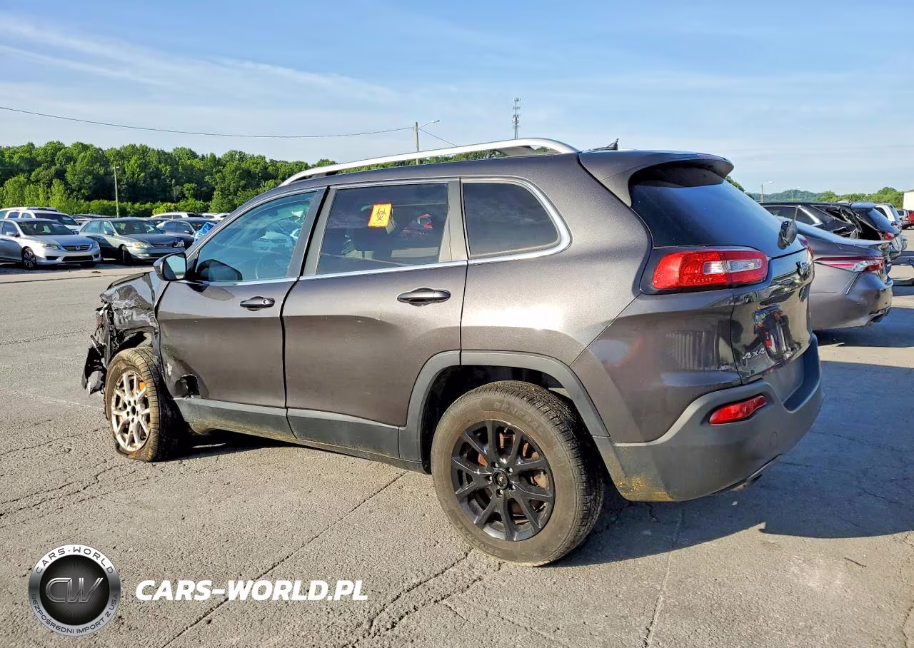 2015 Jeep Cherokee Latitude VIN:1C4PJMCBXFW778277 - 2