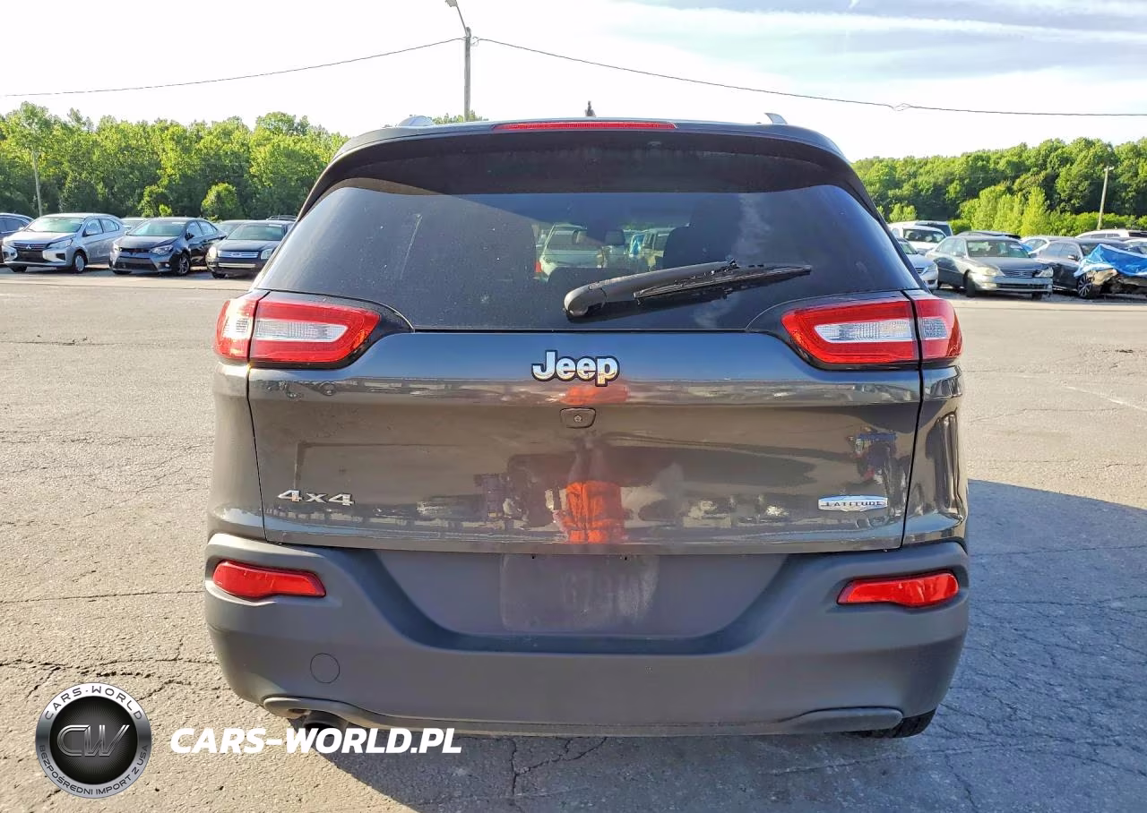 2015 Jeep Cherokee Latitude VIN:1C4PJMCBXFW778277 - 6