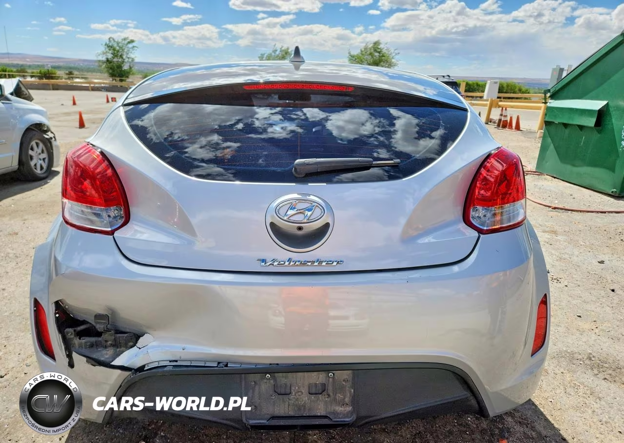 2017 Hyundai Veloster Base VIN:KMHTC6ADXHU308169 - 6