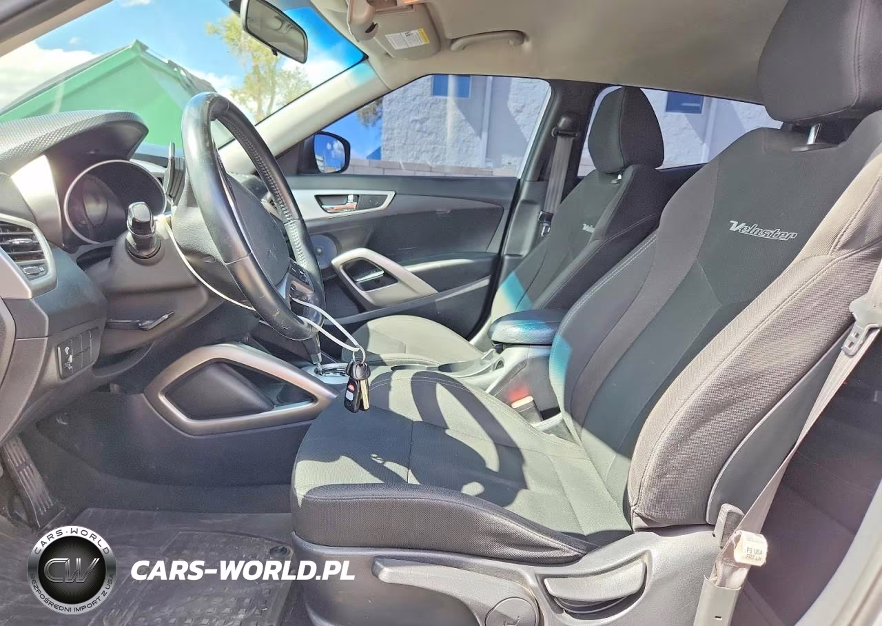 2017 Hyundai Veloster Base VIN:KMHTC6ADXHU308169 - 7