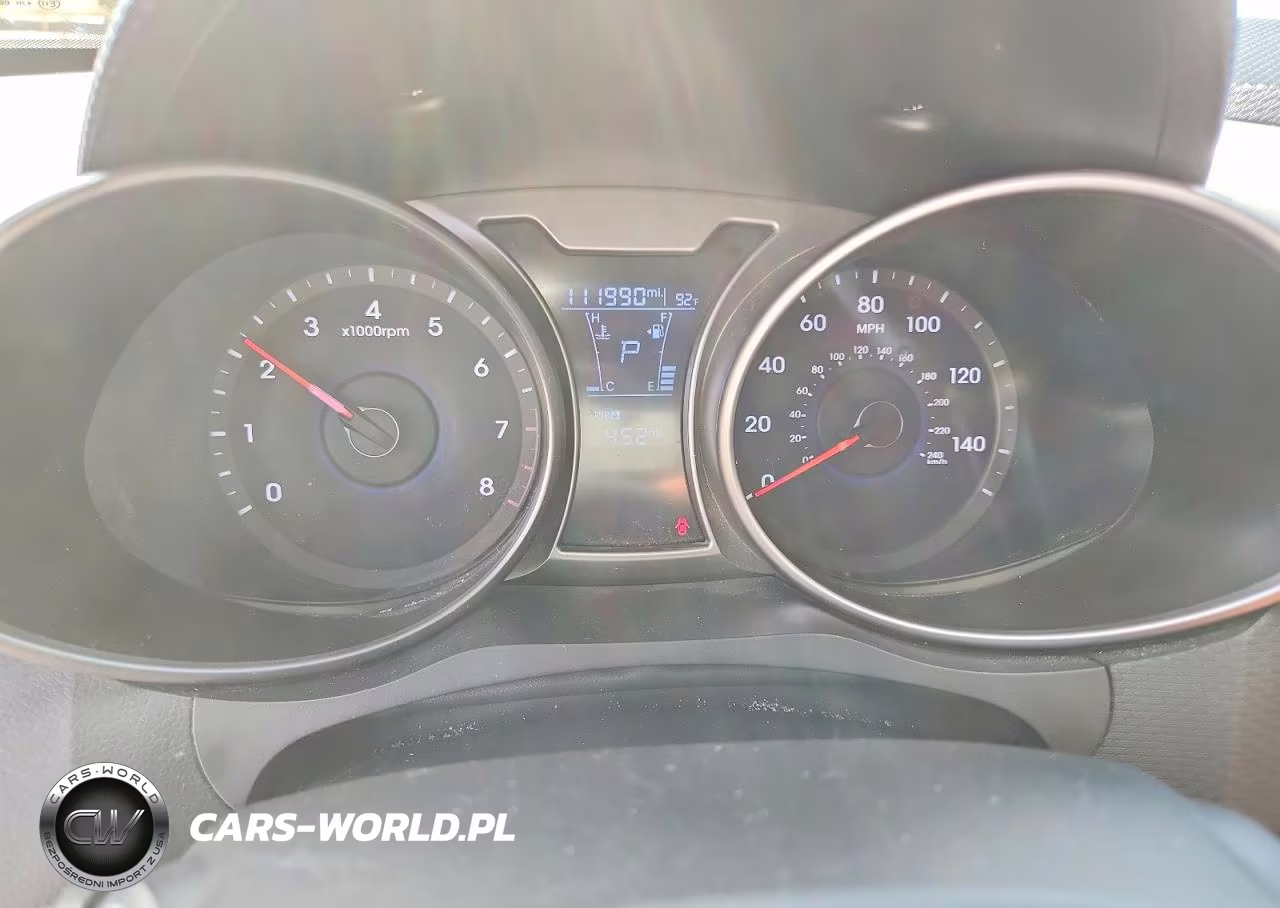 2017 Hyundai Veloster Base VIN:KMHTC6ADXHU308169 - 9
