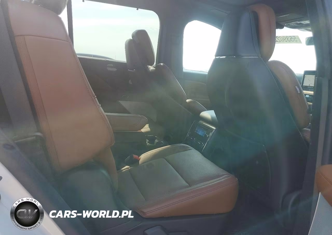 2023 Lincoln Aviator Reserve VIN:5LM5J7WC3PGL24518 - 10