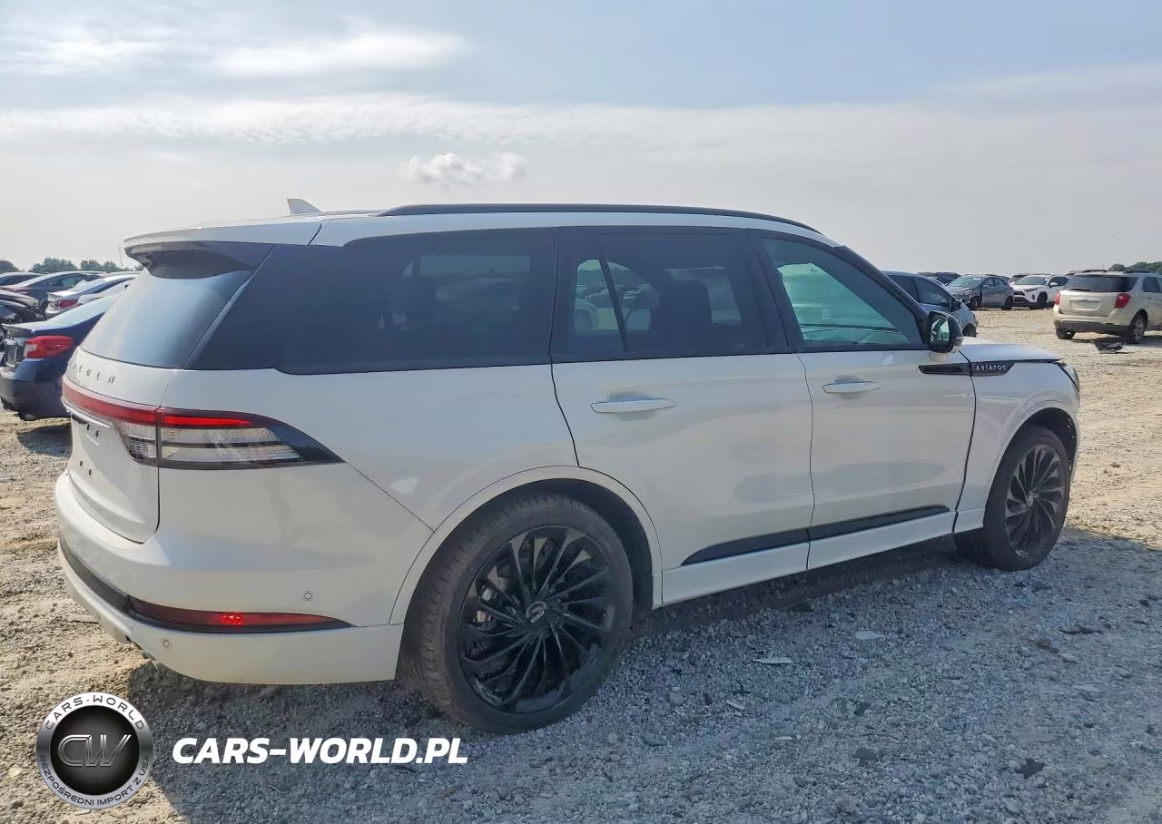 2023 Lincoln Aviator Reserve VIN:5LM5J7WC3PGL24518 - 3