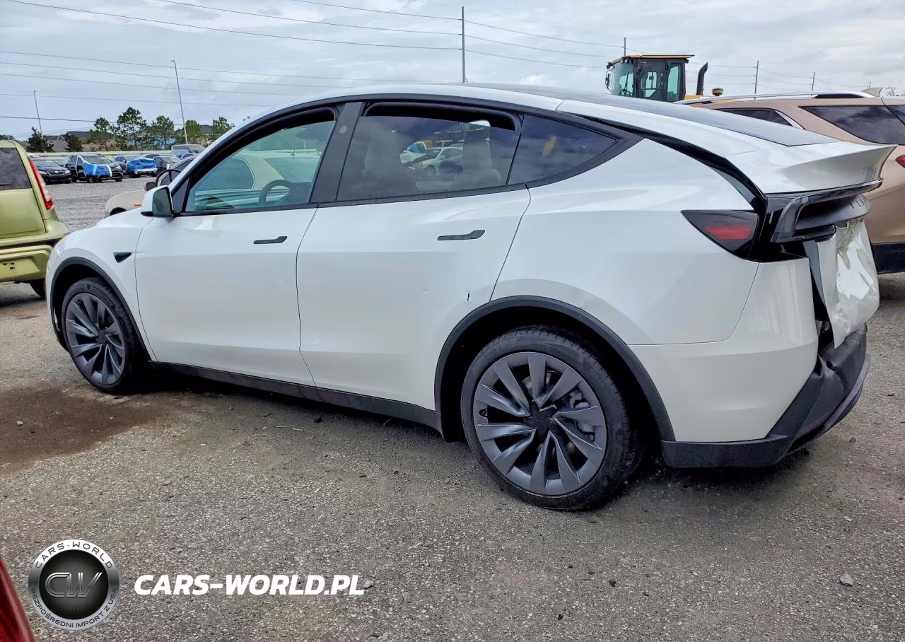 2026 Tesla Model Y VIN:7SAYGDED3TA651775 - 2