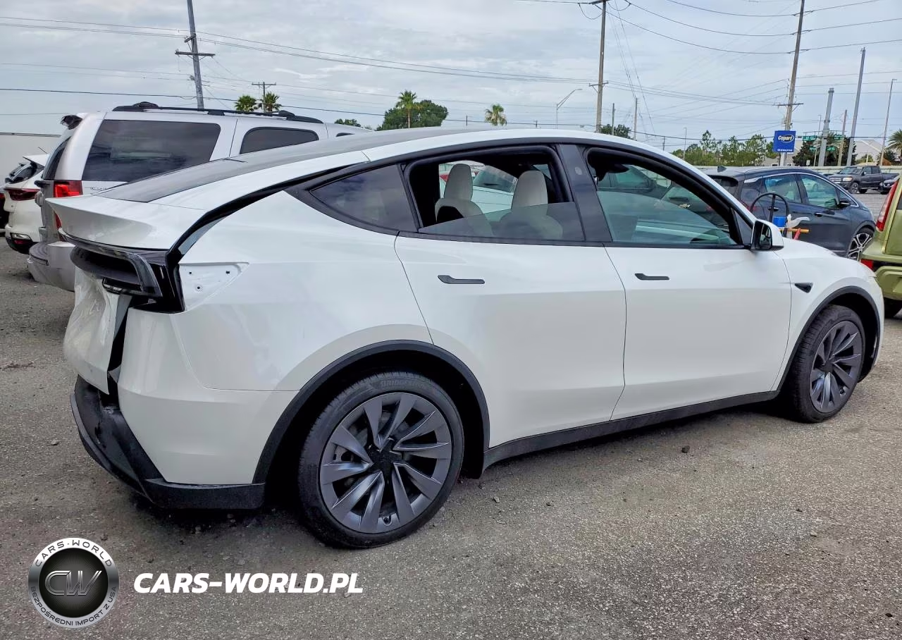 2026 Tesla Model Y VIN:7SAYGDED3TA651775 - 3