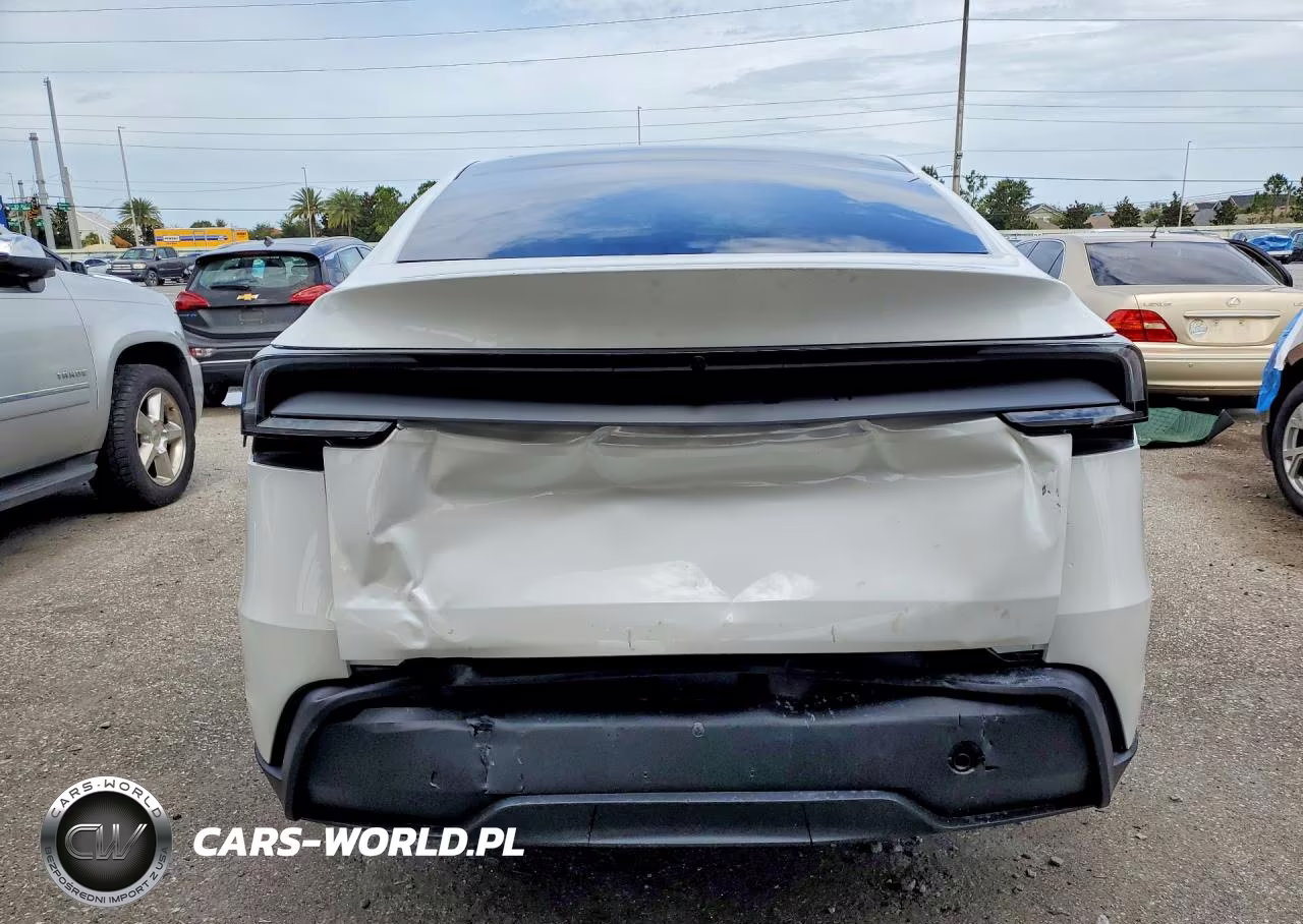 2026 Tesla Model Y VIN:7SAYGDED3TA651775 - 6