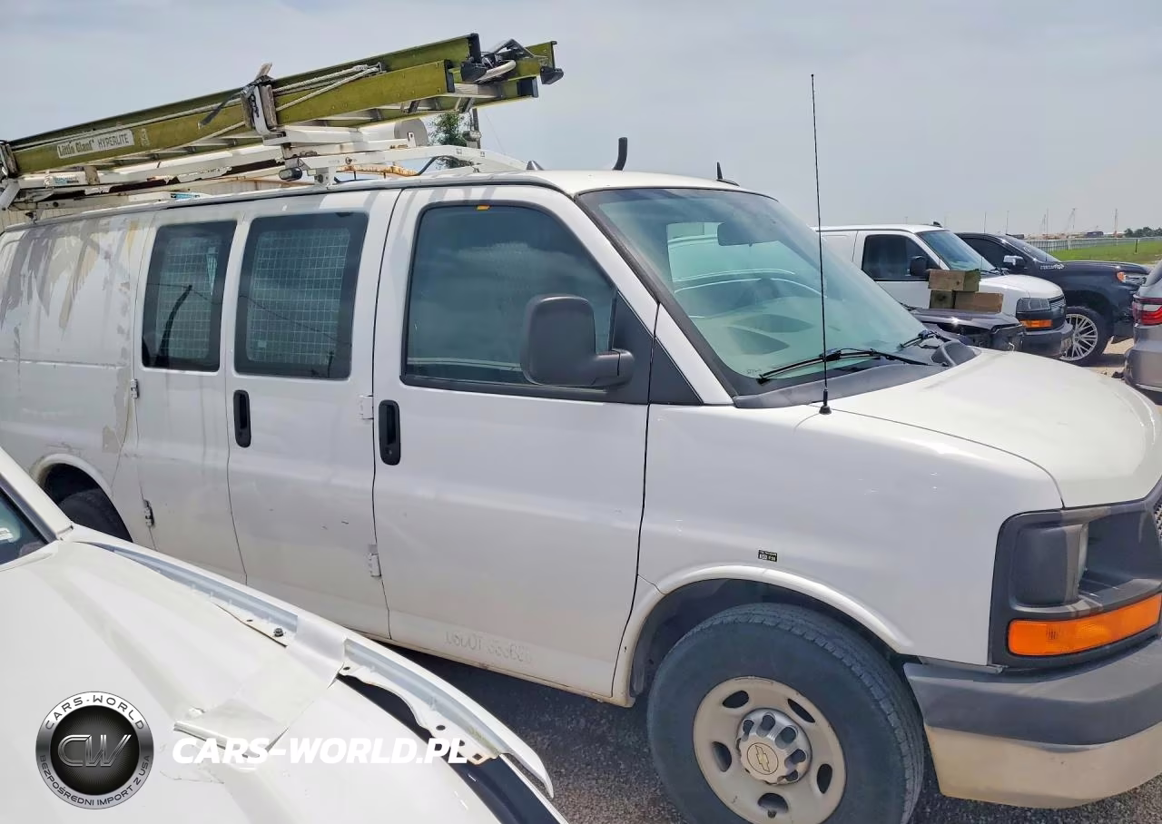 2014 Chevrolet G2500 Utility - Service Van VIN:1GCWGFCB3E1113304 - 4