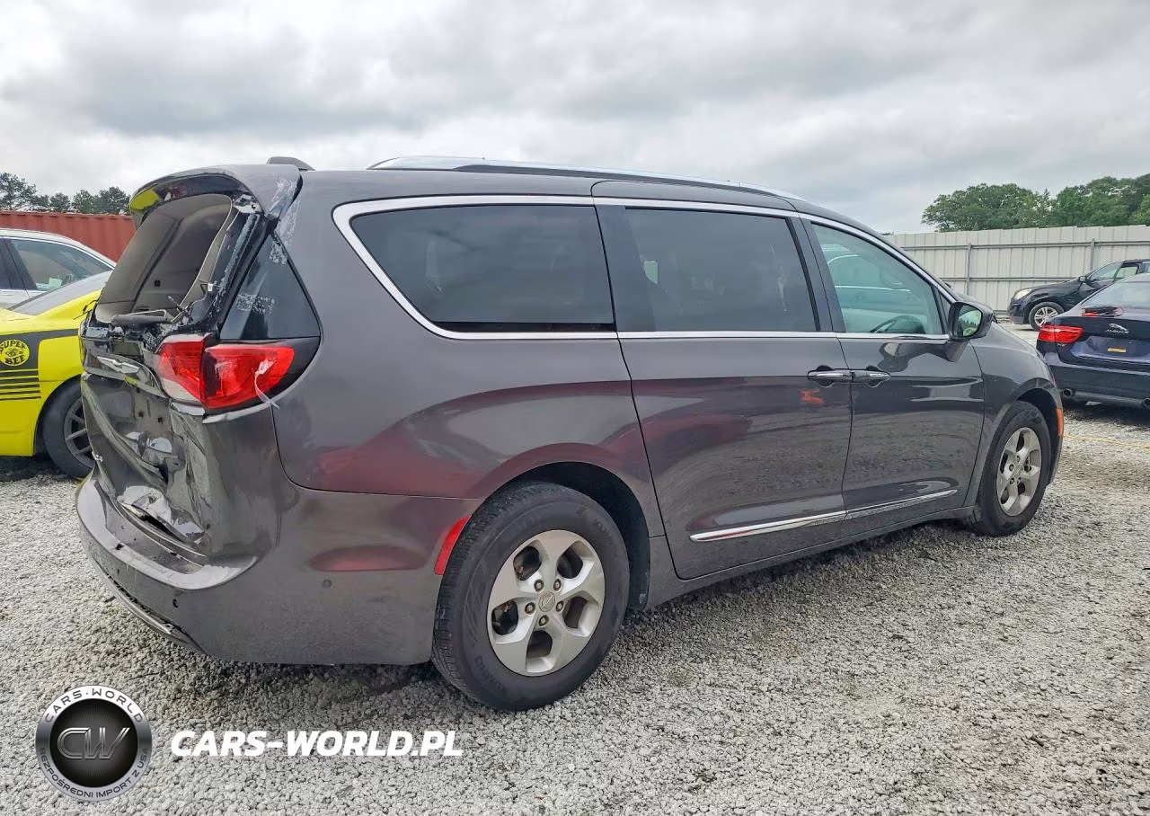 2017 Chrysler Pacifica Touring L Plus VIN:2C4RC1EG9HR543164 - 3
