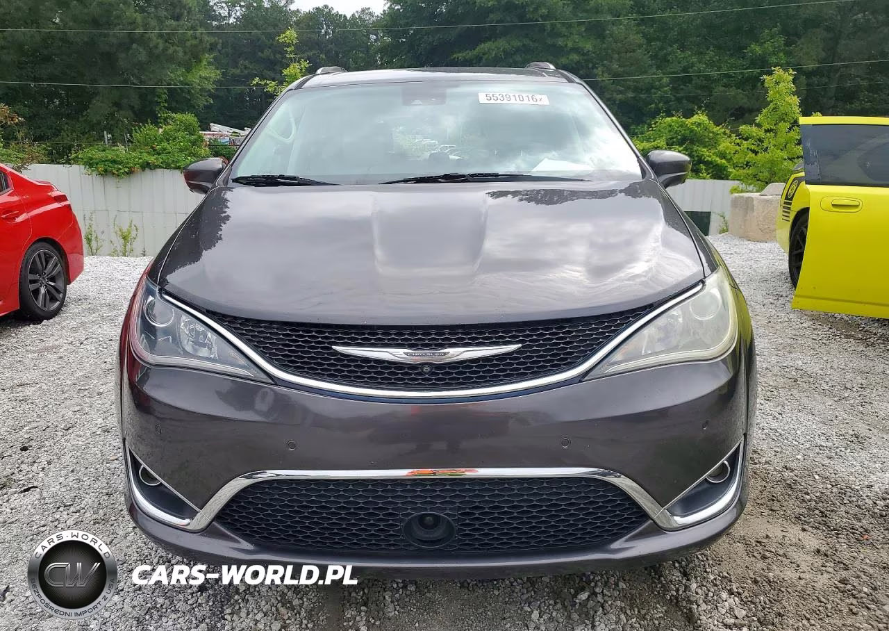 2017 Chrysler Pacifica Touring L Plus VIN:2C4RC1EG9HR543164 - 5