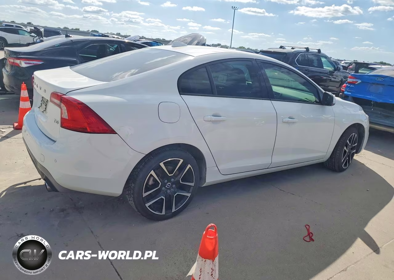 2018 Volvo S60 Dynamic VIN:YV126MFL8J2450527 - 3