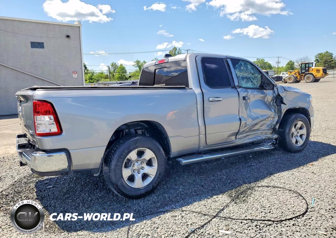 2020 Ram 1500 Big Horn VIN:1C6SRFBT5LN284703 - 3
