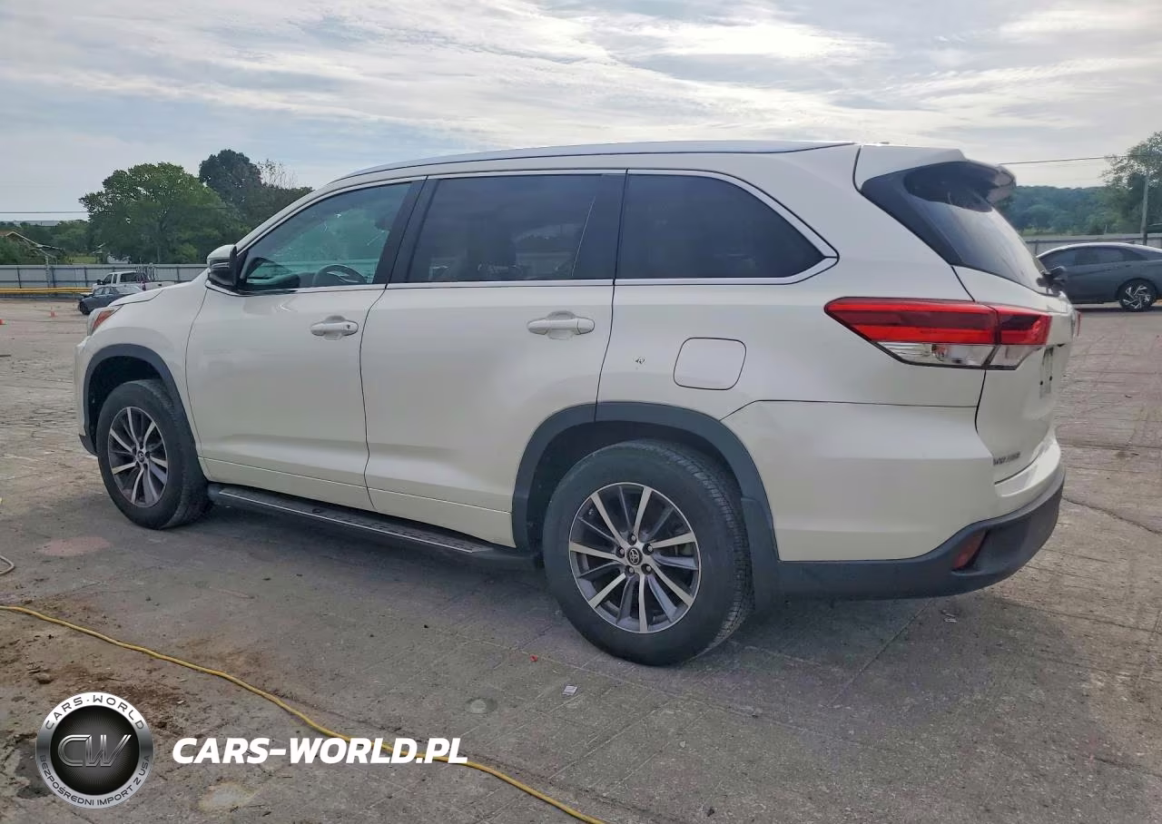 2018 Toyota Highlander Xle VIN:5TDKZRFH3JS530154 - 2