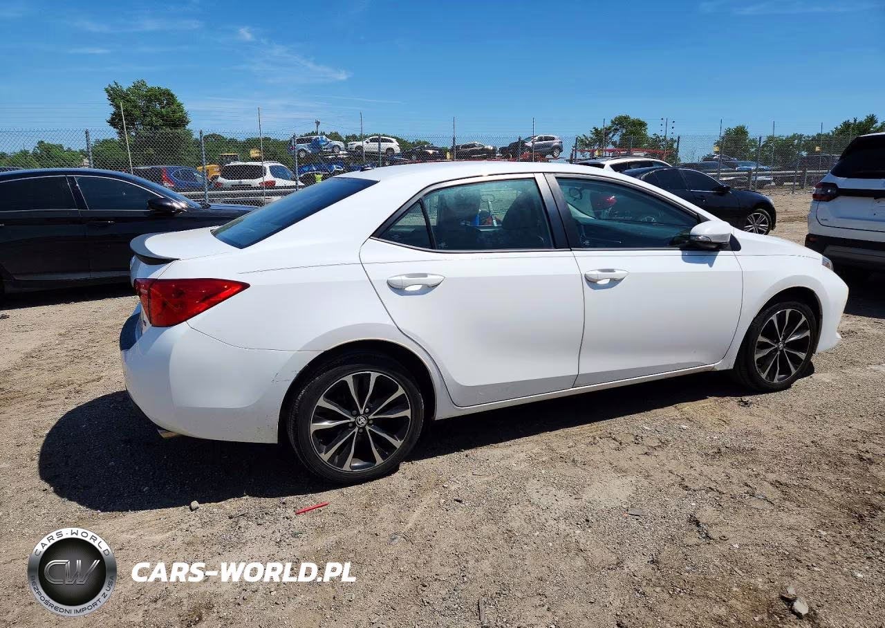 2017 Toyota Corolla Se VIN:2T1BURHE0HC872973 - 3