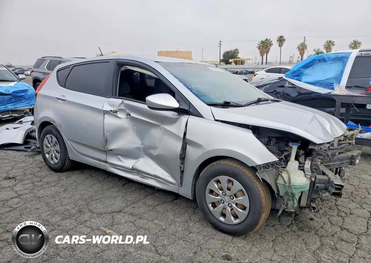 2015 Hyundai Accent Gs VIN:KMHCT5AE2FU209605 - 4