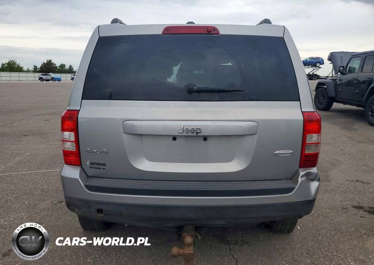 2016 Jeep Patriot Latitude VIN:1C4NJRFB3GD759700 - 6