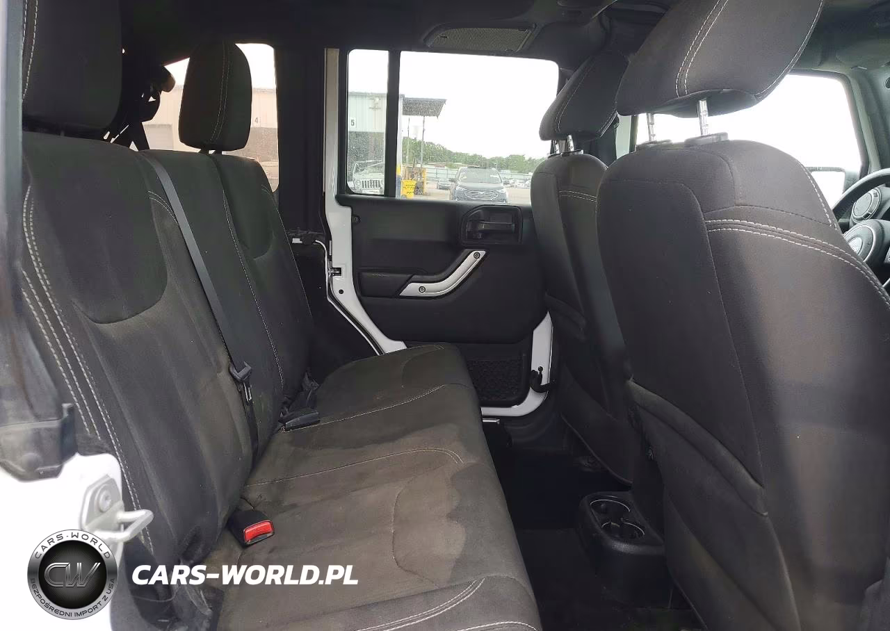 2018 Jeep Wrangler Unlimited Sahara VIN:1C4BJWEG9JL862017 - 10