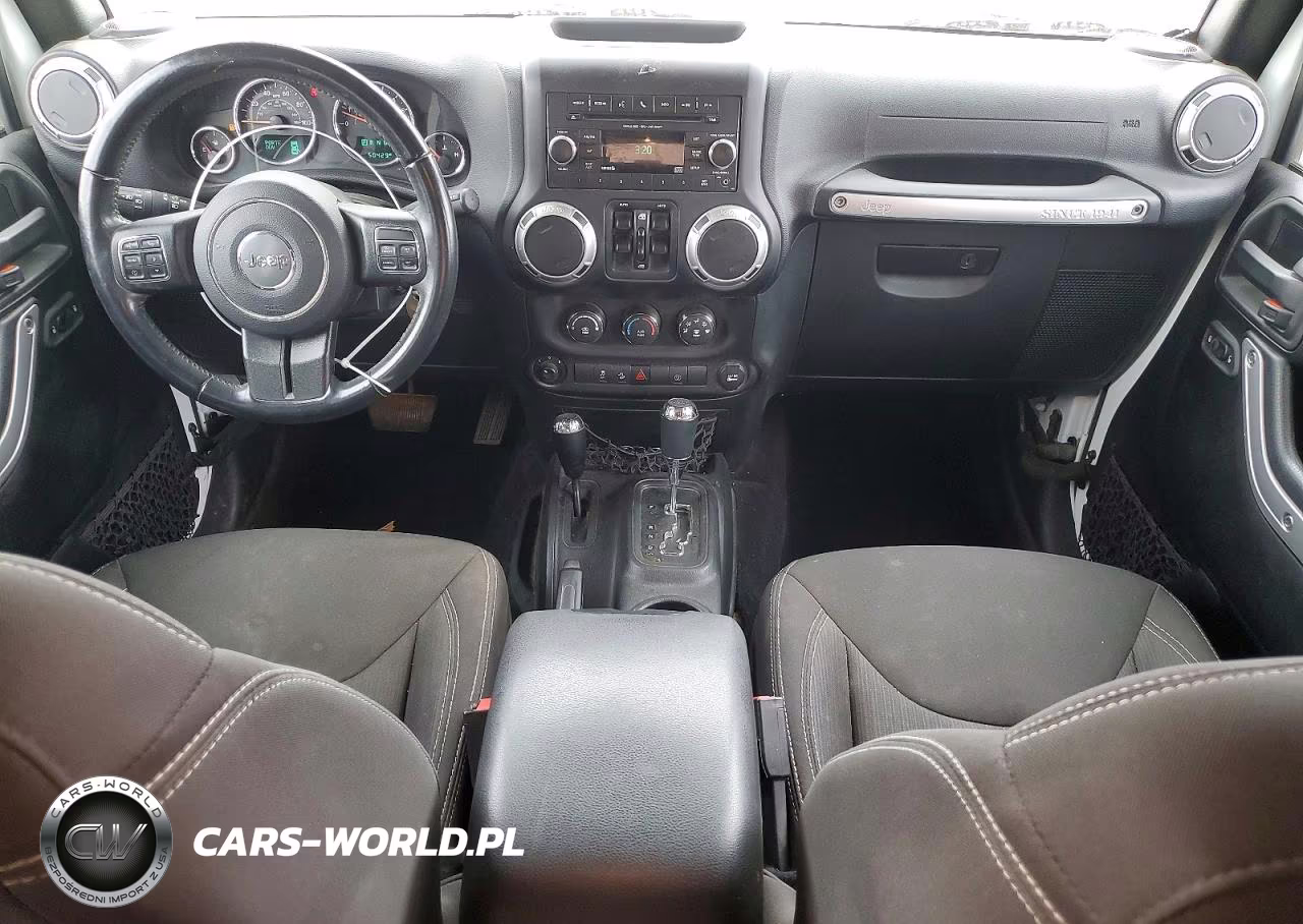 2018 Jeep Wrangler Unlimited Sahara VIN:1C4BJWEG9JL862017 - 8