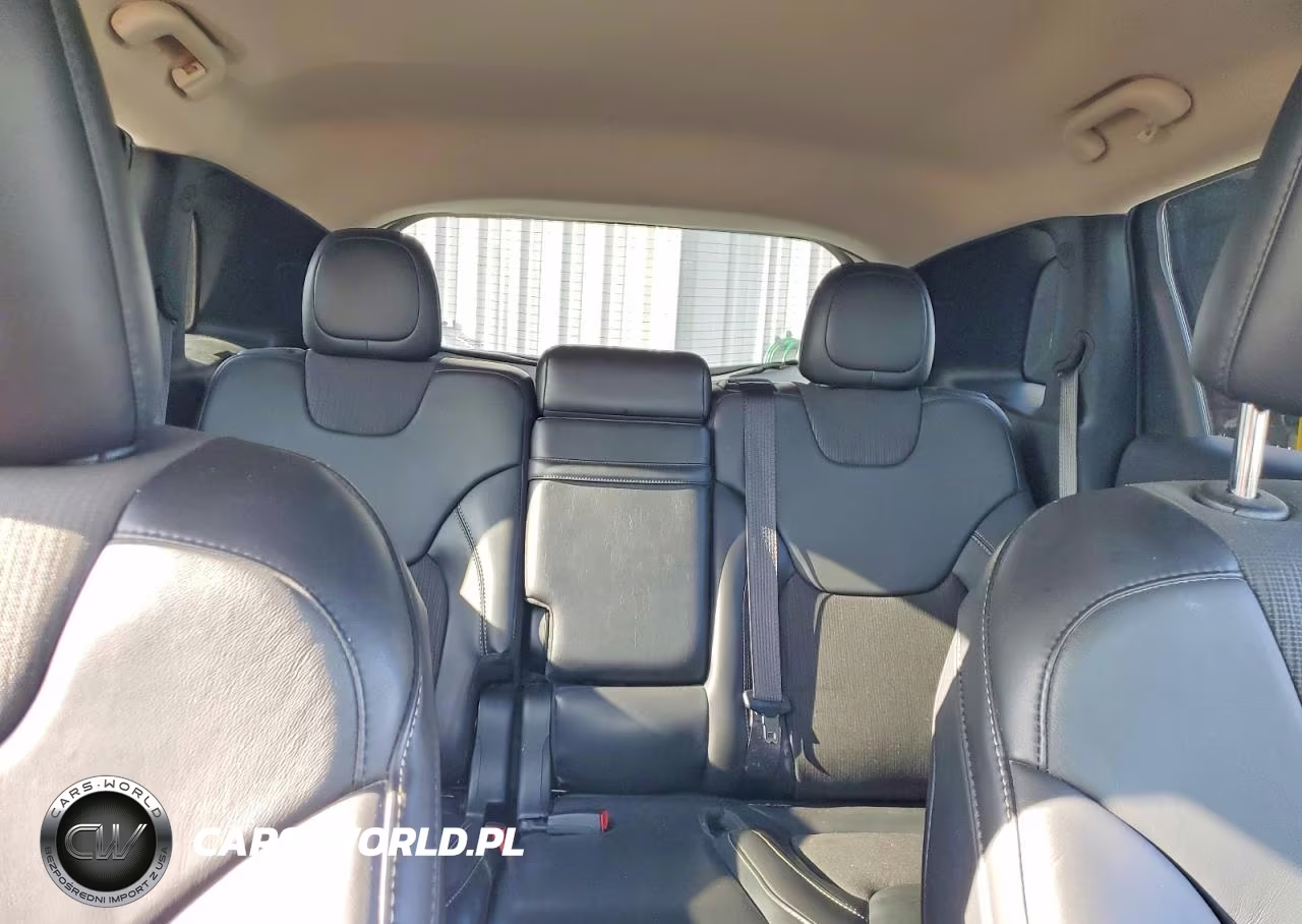 2018 Jeep Cherokee Latitude Plus VIN:1C4PJMLB6JD535778 - 10