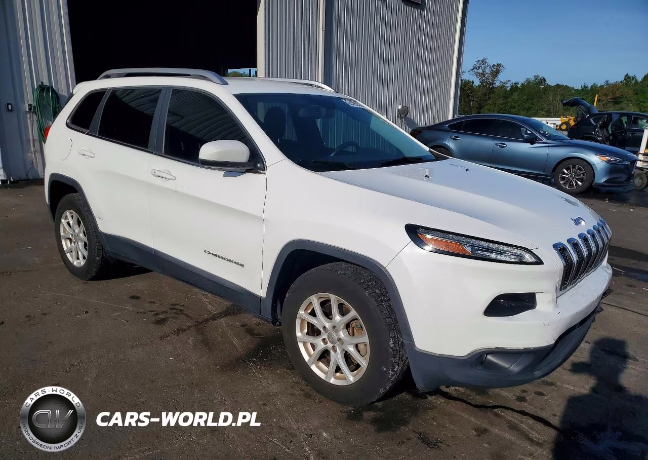 2018 Jeep Cherokee Latitude Plus VIN:1C4PJMLB6JD535778 - 4