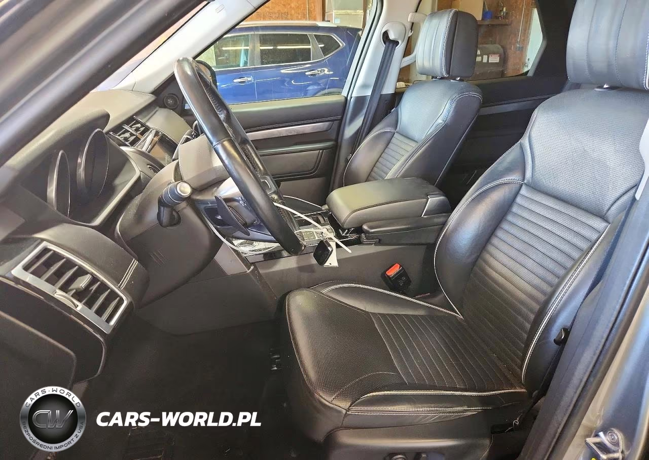 2017 Land Rover Discovery First Edition VIN:SALRTBBV2HA016847 - 7