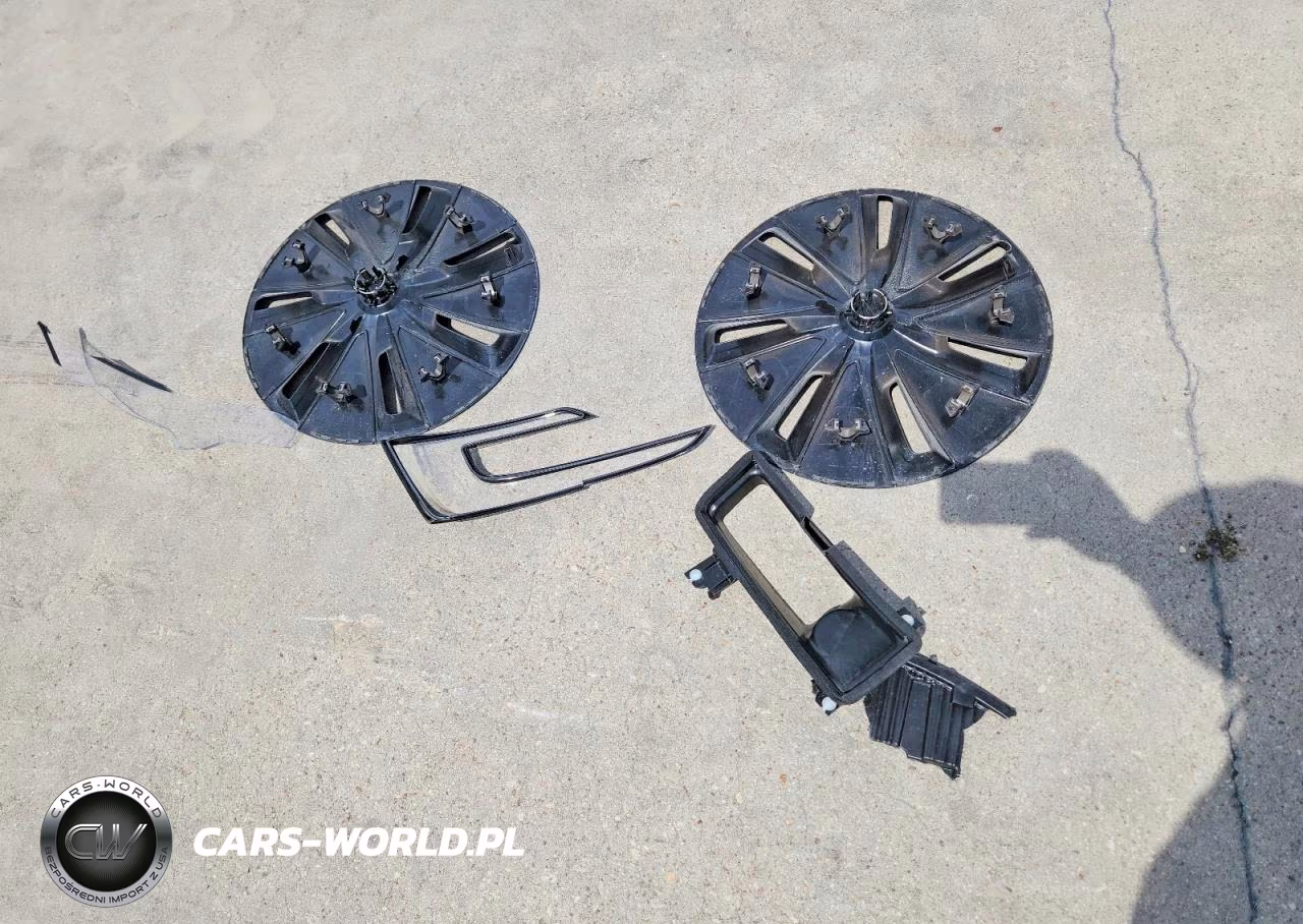 2025 Tesla Model 3 VIN:5YJ3E1EAXSF961148 - 12
