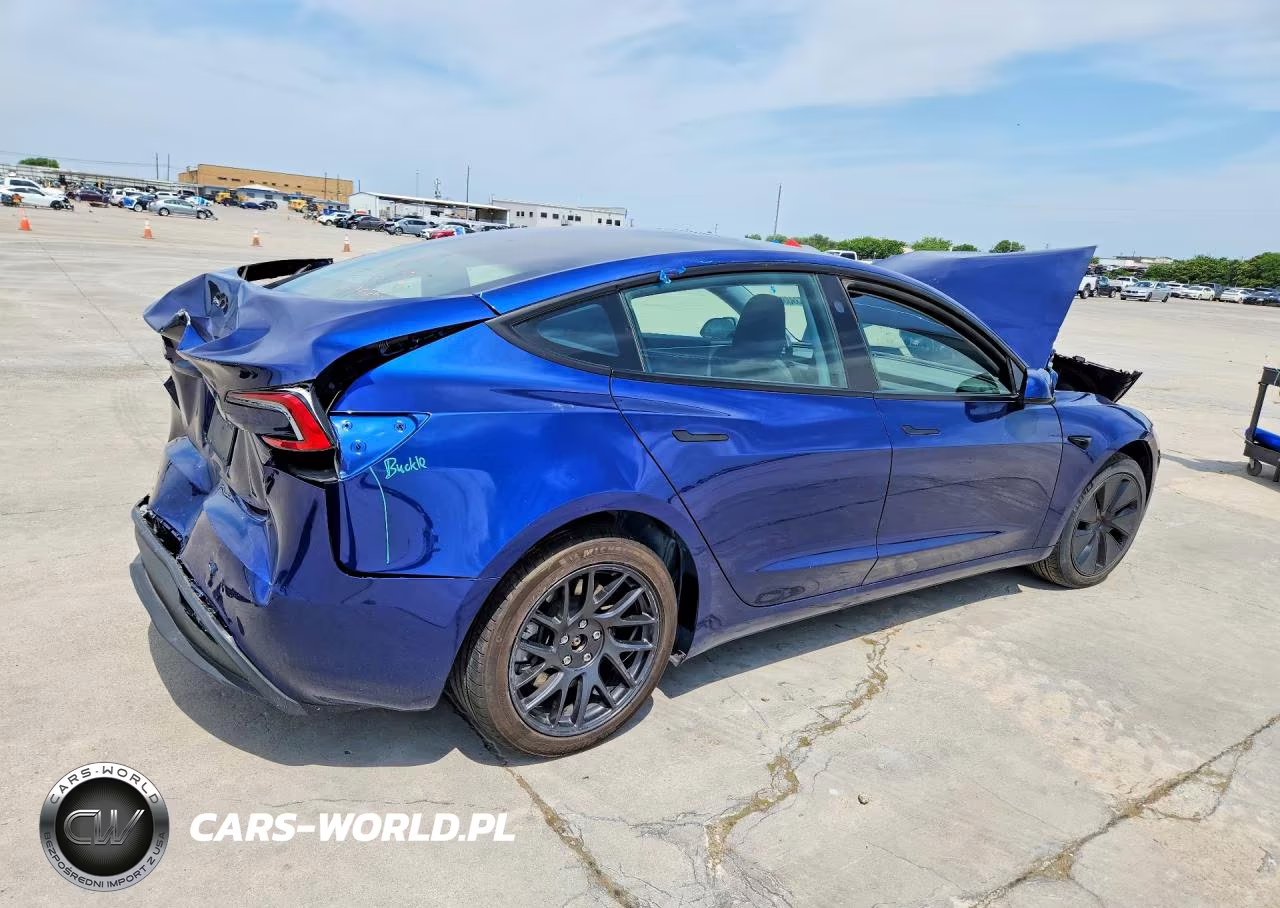 2025 Tesla Model 3 VIN:5YJ3E1EAXSF961148 - 3