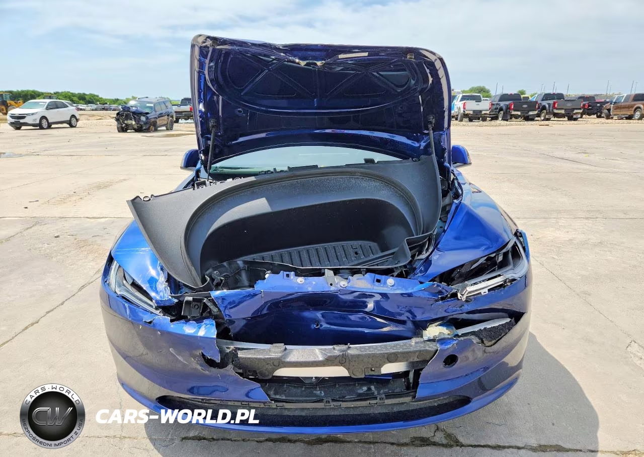2025 Tesla Model 3 VIN:5YJ3E1EAXSF961148 - 5