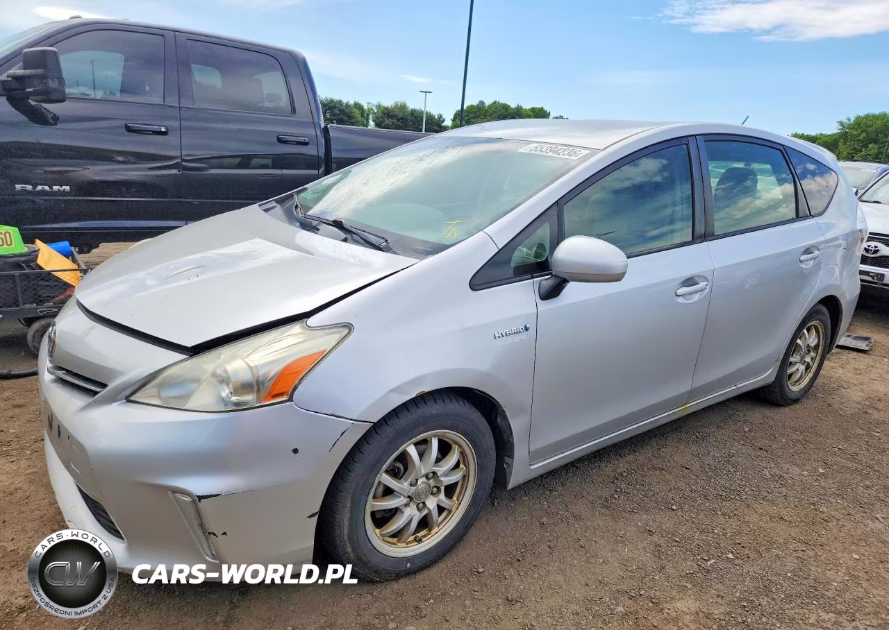 2013 Toyota Prius V Two – zdjęcie 1 z 13