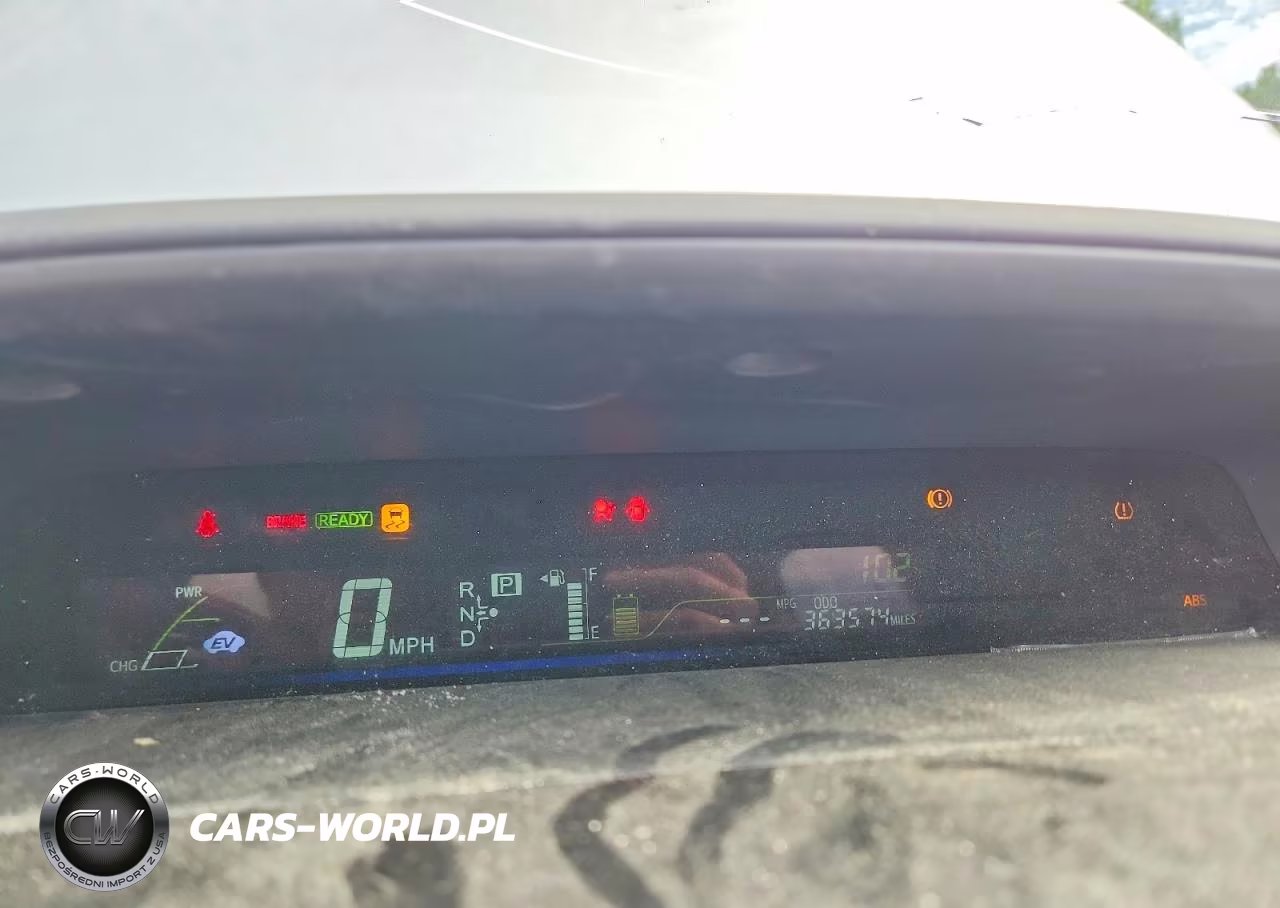 2013 Toyota Prius V Two VIN:JTDZN3EU7D3217264 - 9