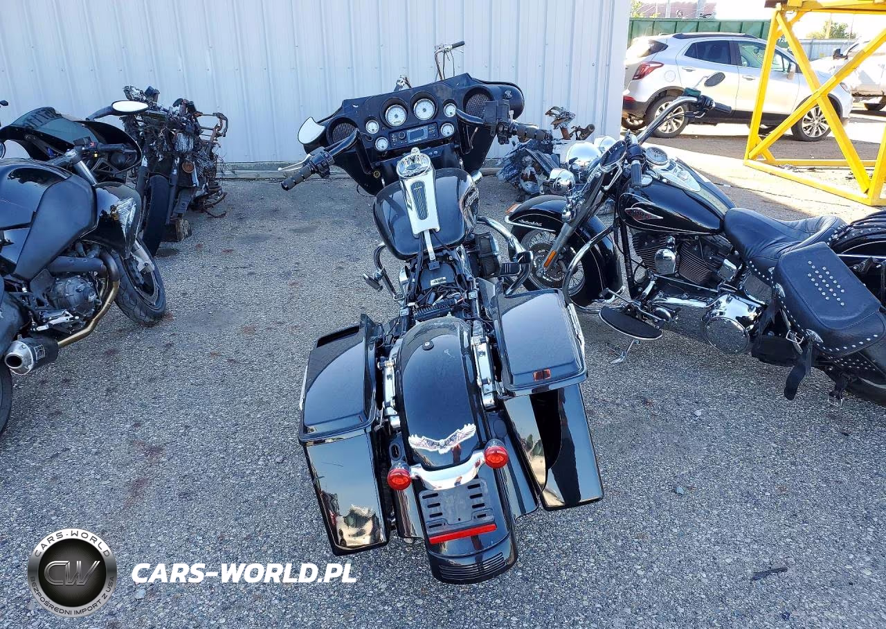 2013 Harley-Davidson Flhx Street Glide VIN:1HD1KBM1XDB679233 - 4