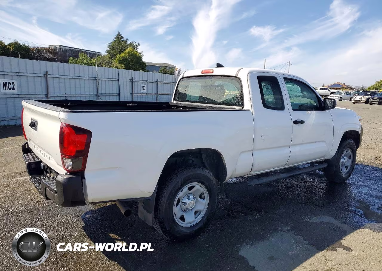 2018 Toyota Tacoma Sr VIN:5TFRX5GN4JX103691 - 3