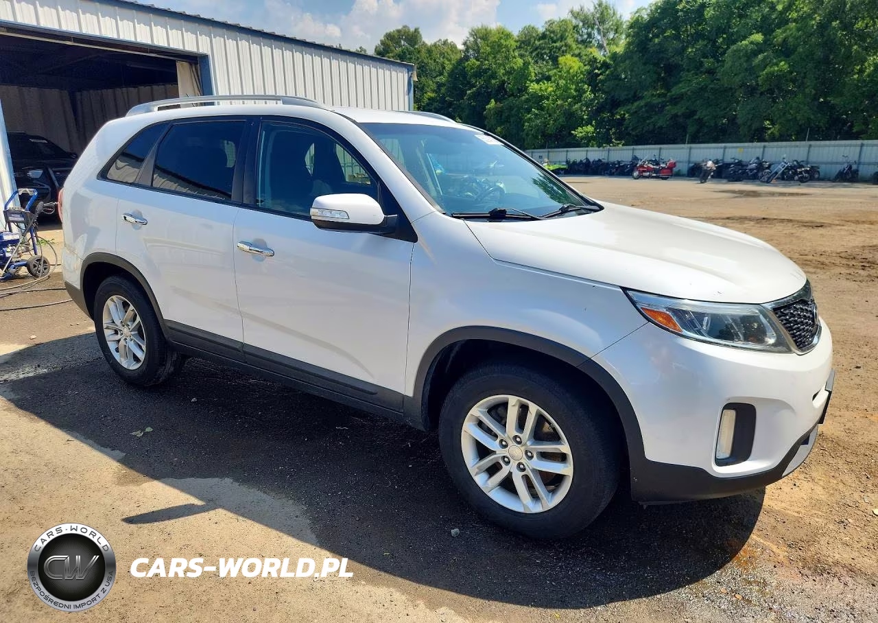 2015 Kia Sorento Lx VIN:5XYKT4A74FG612868 - 4