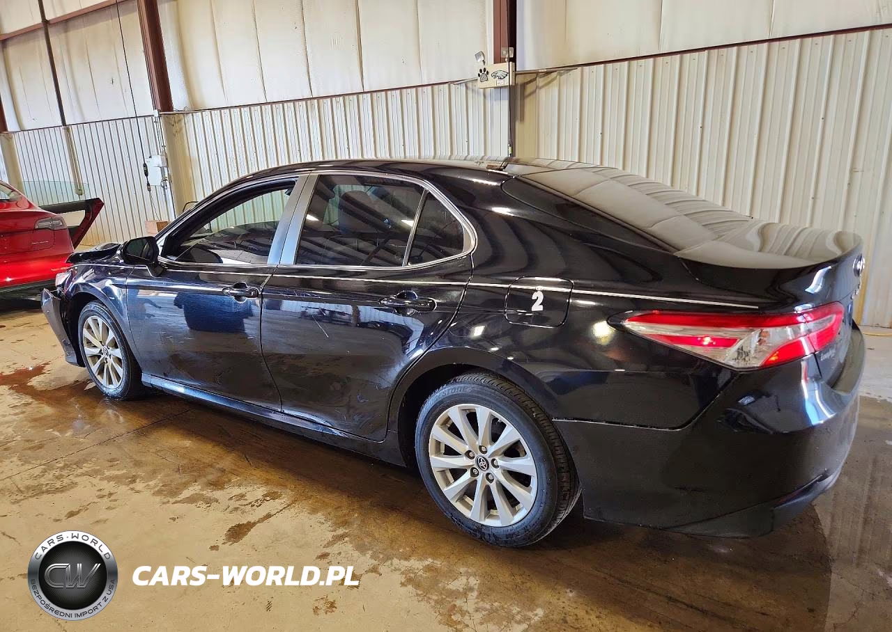 2018 Toyota Camry Le VIN:4T1B11HK4JU138034 - 2