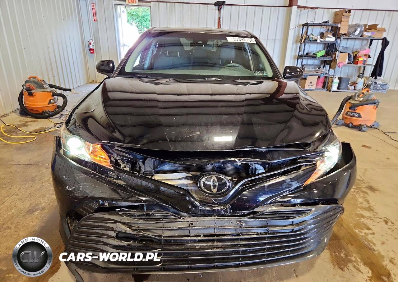 2018 Toyota Camry Le VIN:4T1B11HK4JU138034 - 5